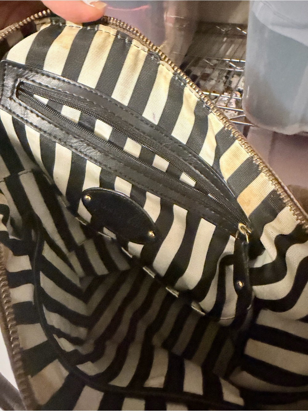 Gianni tote (stain inside bag) see photos - Picture 2 of 2